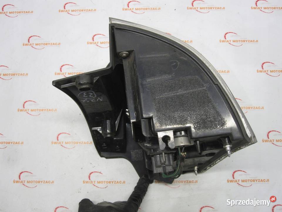 OUTLANDER LIFT II 11r lampa prawa tył 22087920 Kielce
