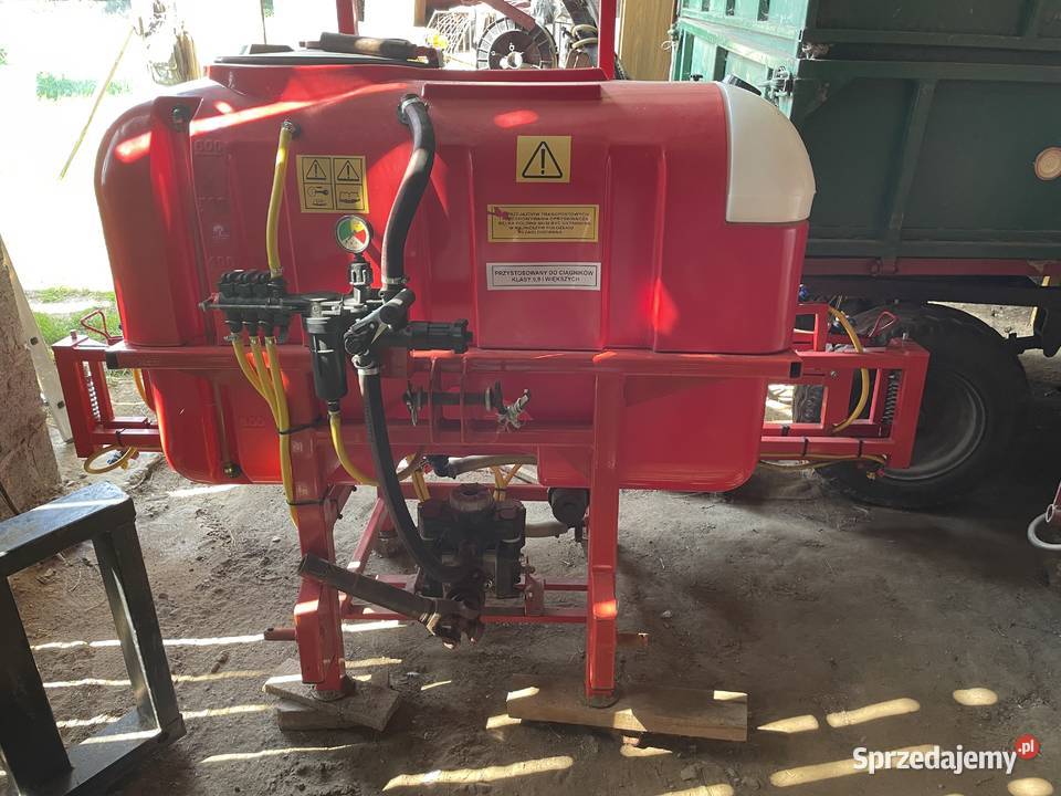 Opryskiwacz 600 litrów lance 12 m łódzkie
