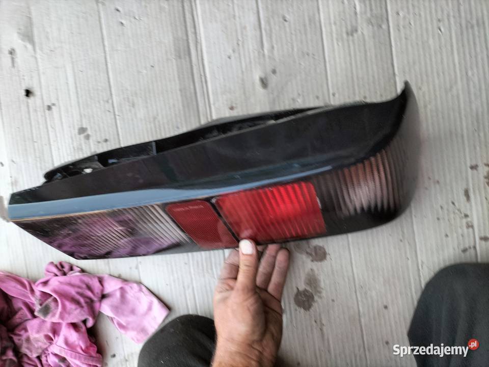 LAMPA TYŁ TYLNA PRAWA FORD SIERRA