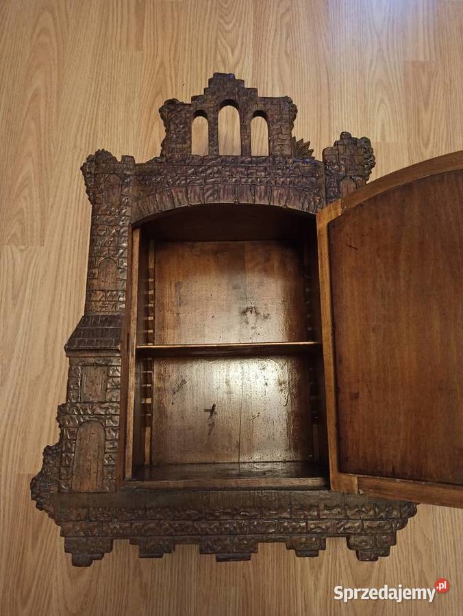 Antyk z początku XX wieku drewniana szafka w podkarpackie Dębowiec