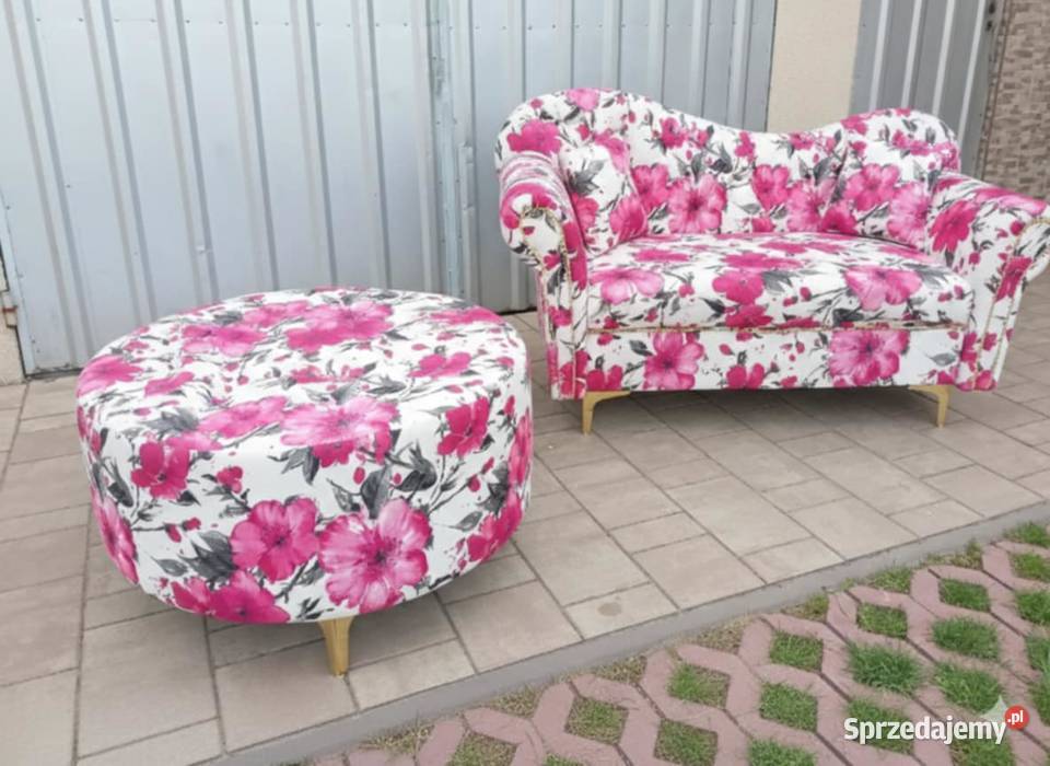 Sofa recepcja i stolik