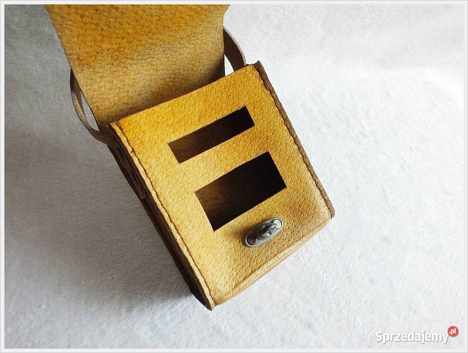 Stare skórzane etui na małe radio kieszonkowe Żary