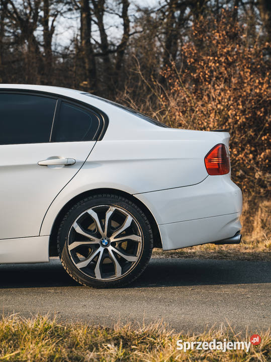 BMW E90 320D biała automat Samochody osobowe Połom Duży