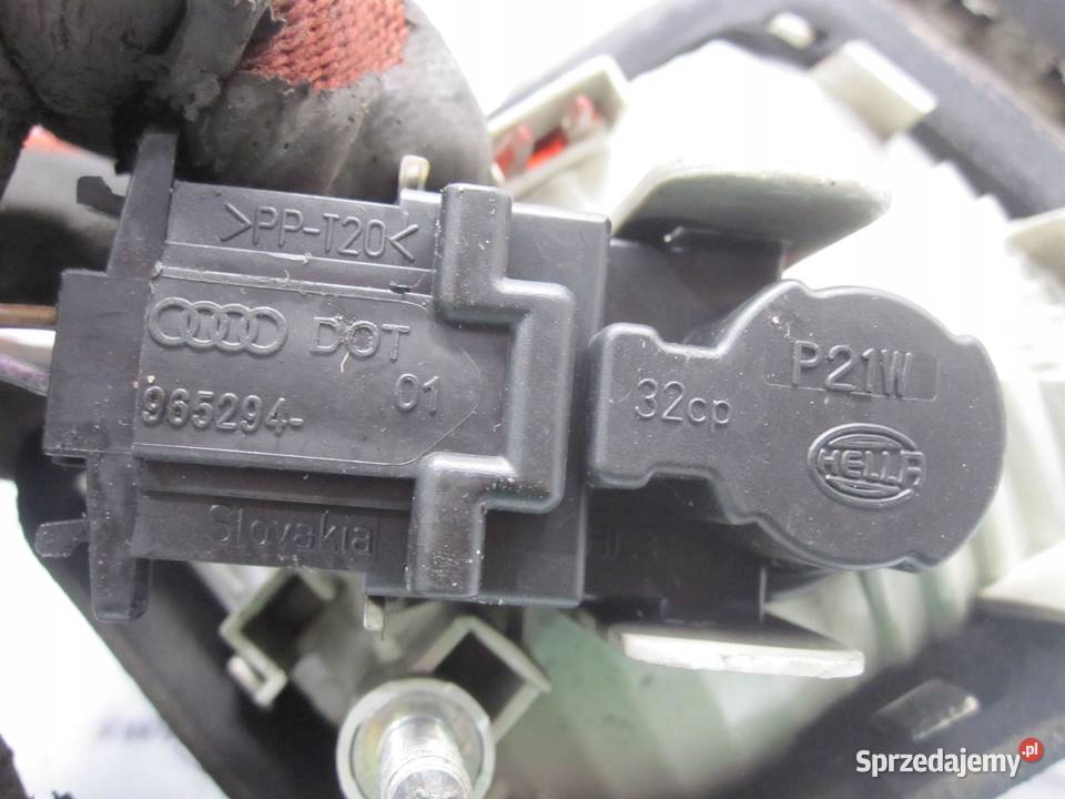 AUDI A4 B7 07r lampa prawa tył w klapę 96503802