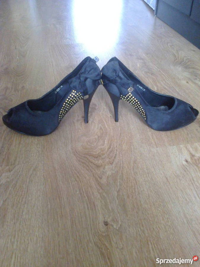 Czarne szpileczki tkanina Czółenka Iława