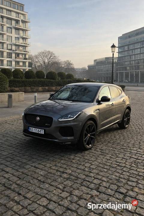 240 sam parkuje serwisie Kraków