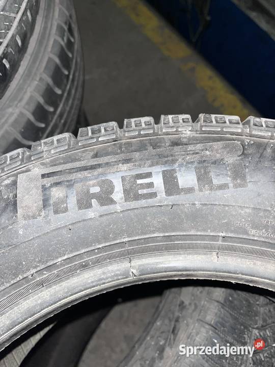 Dwie opony zimowe Pirelli Ice zero 20560 r16 Lubrza