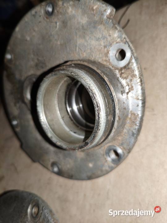 Dekiel pokrywa zwolnicy koła bocznego wózka Leszno