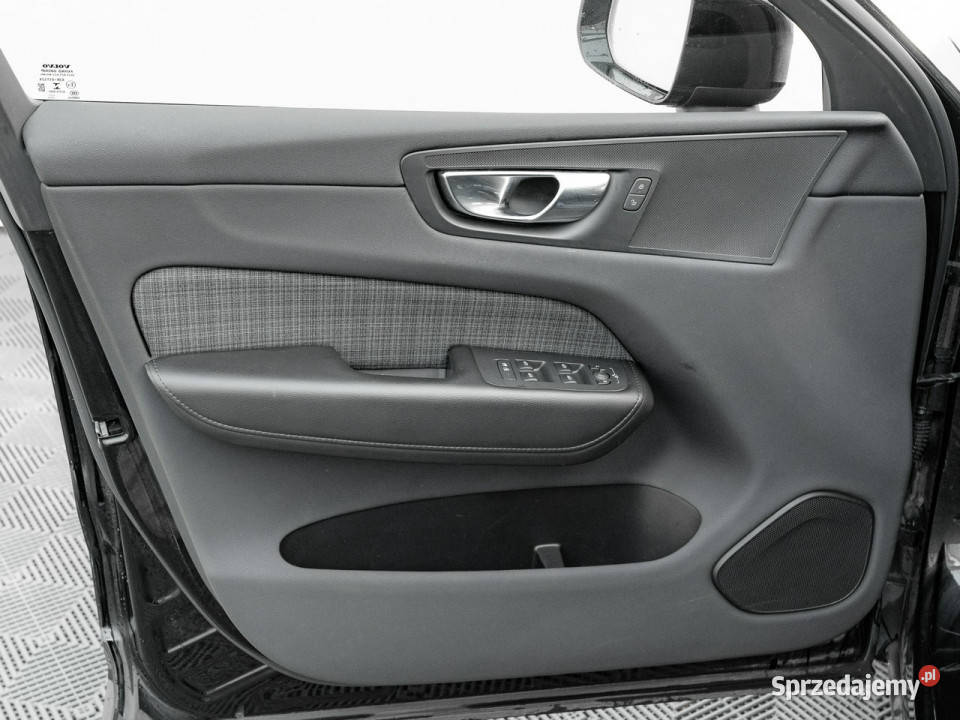 Volvo XC 60 DW8TM28B4 B ESSENTIAL Czcof LED 2 wielofunkcyjna kierownica Motoryzacja