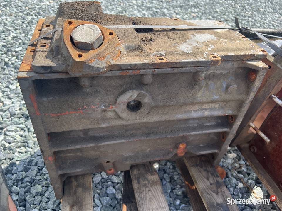 Obudowa skrzyni biegów do traktora renault Turek
