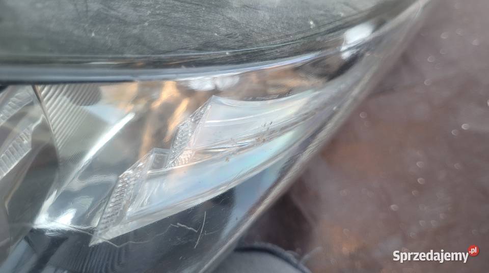 TOYOTA AURIS II LIFT REFLEKTOR LEWY LAMPA PRZÓD osobowe Ruda Śląska