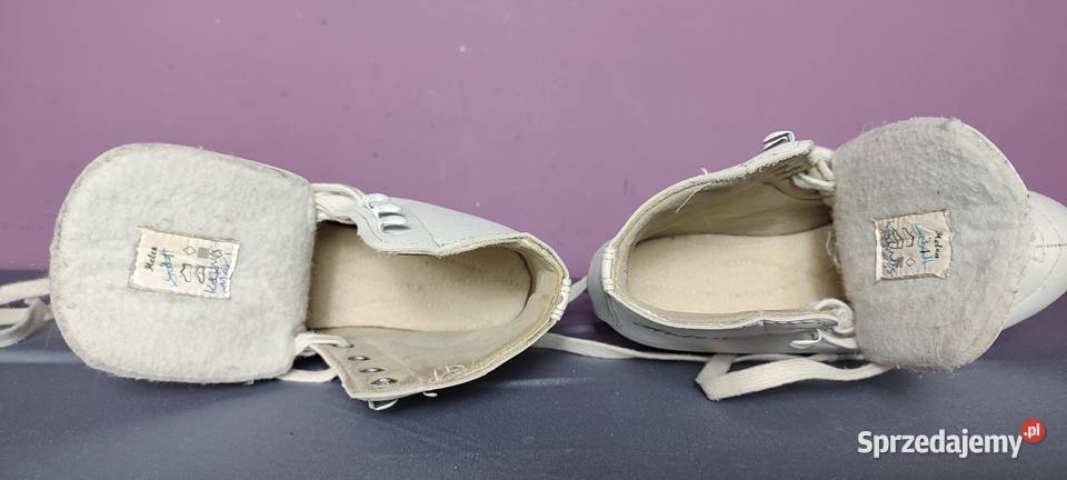 Łyżwy dziecięce figurowe w super stanie rozmiar Jasień