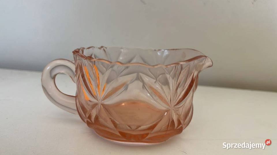 Mlecznik Rozalinowe szkło Porcelana i szkło pomorskie Gdańsk