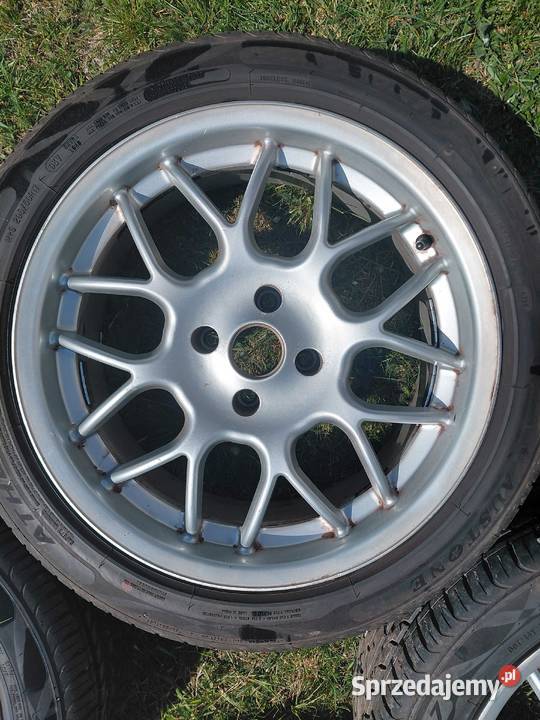 Kołafelgi aluminiowe z oponami Średnica 17" sprzedam