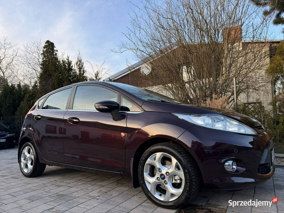 Ford Fiesta nowa Niski oryginalny przebieg Mk7 lakier metallic Fiesta Poznań