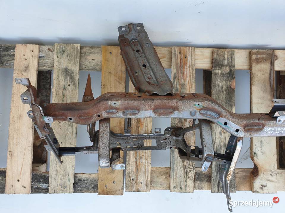 Dodge Challenger STELAŻ DESKI ROZDZIELCZEJ Rudka