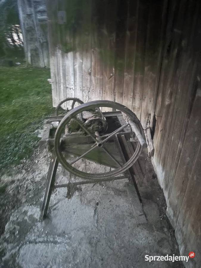 Pług i wiele innych maszyn nieuszkodzony