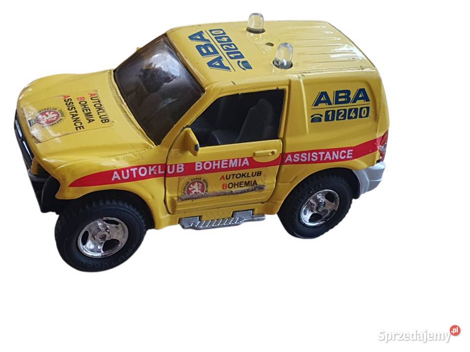 Stara zabawka model samochodu Mitsubishi Pajero Cieszyn