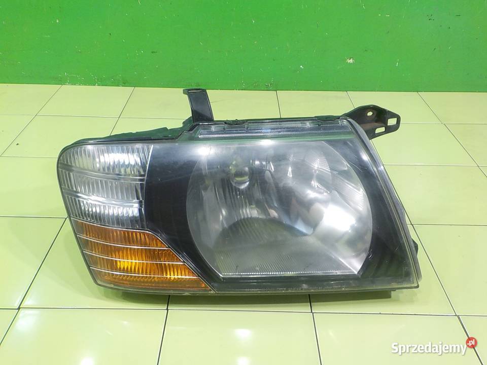 MITSUBISHI PAJERO III 35 B 01r 5D lampa prawa osobowe