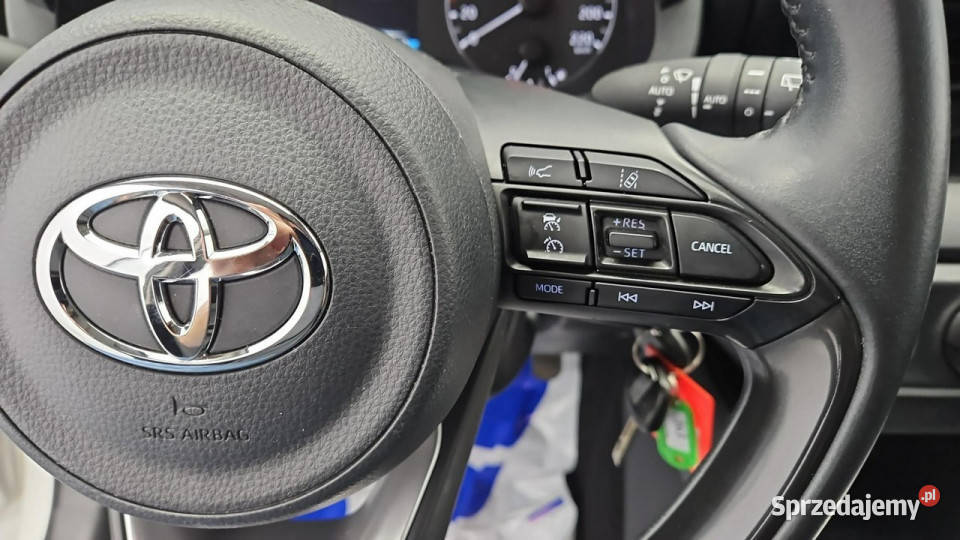Toyota Yaris 15 Comfort Z Polskiego Salonu nieuszkodzony mazowieckie Warszawa sprzedam