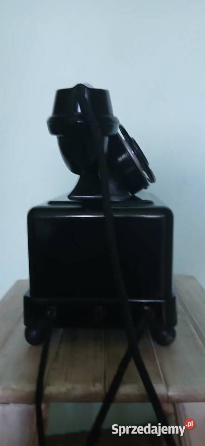 Stary telefon z lat 30 tych Germany