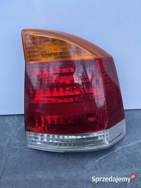 OPEL VECTRA C SEDAN PRAWA LAMPA TYŁ Ostroróg