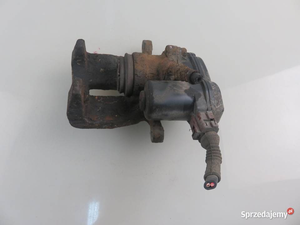 ZACISK PRAWY TYŁ AUDI A4 B8 18 TFSI CABB osobowe