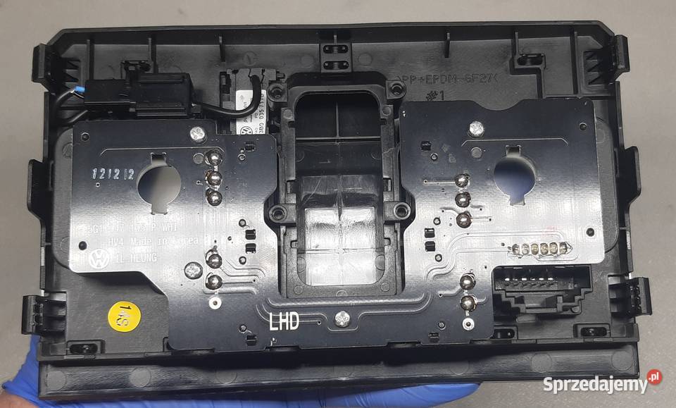 LAMPA OŚWIETLENIE KABINY VW GOLF VII 5G1947105P sprzedam