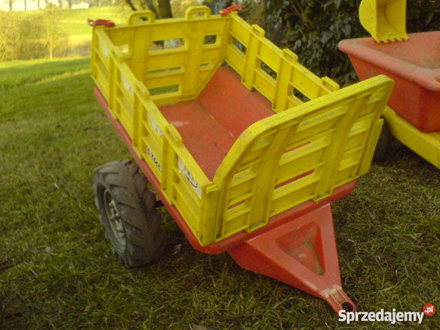 Przyczepkiopryskiwacz do ciągnikaquada na pedały