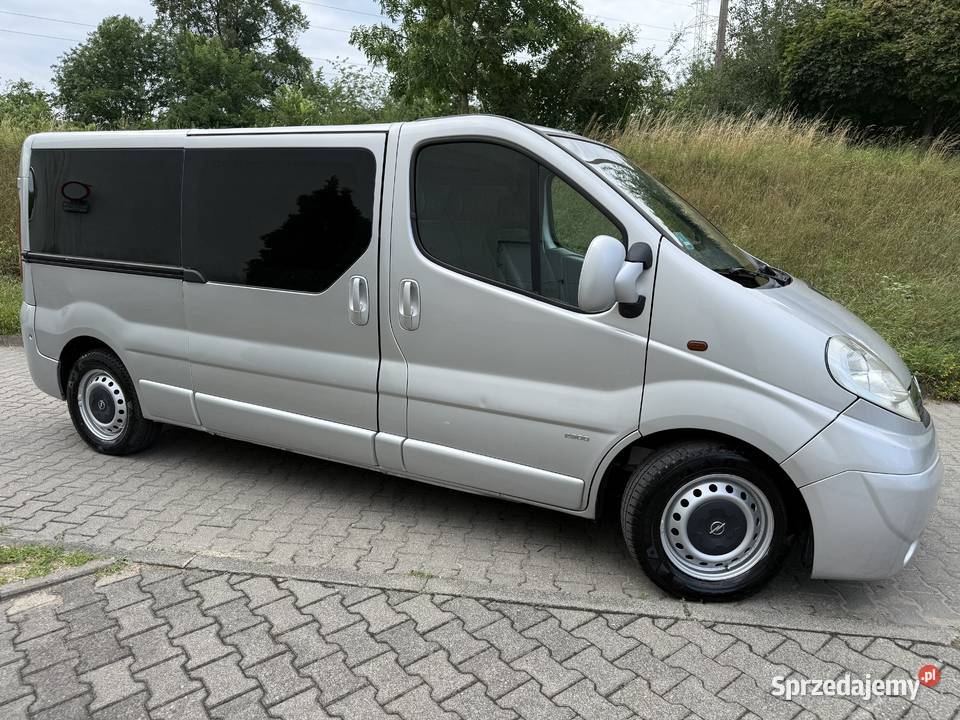 Opel Vivaro 2008 9osobowy Klima Hak Czujniki Poznań