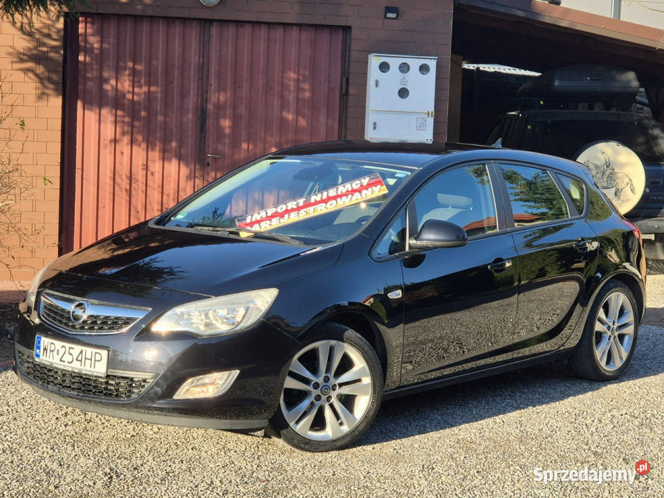 Opel Astra 2010r 14T 140 Przebieg 151 J 20092019 Radom