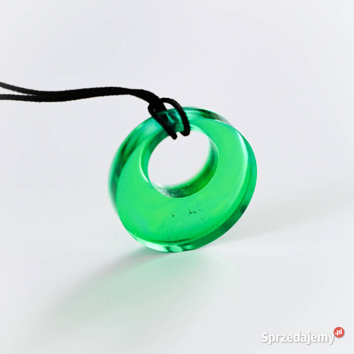 Okrągły zielony wisiorek z żywicy średnica 29 Naszyjniki Warszawa sprzedam