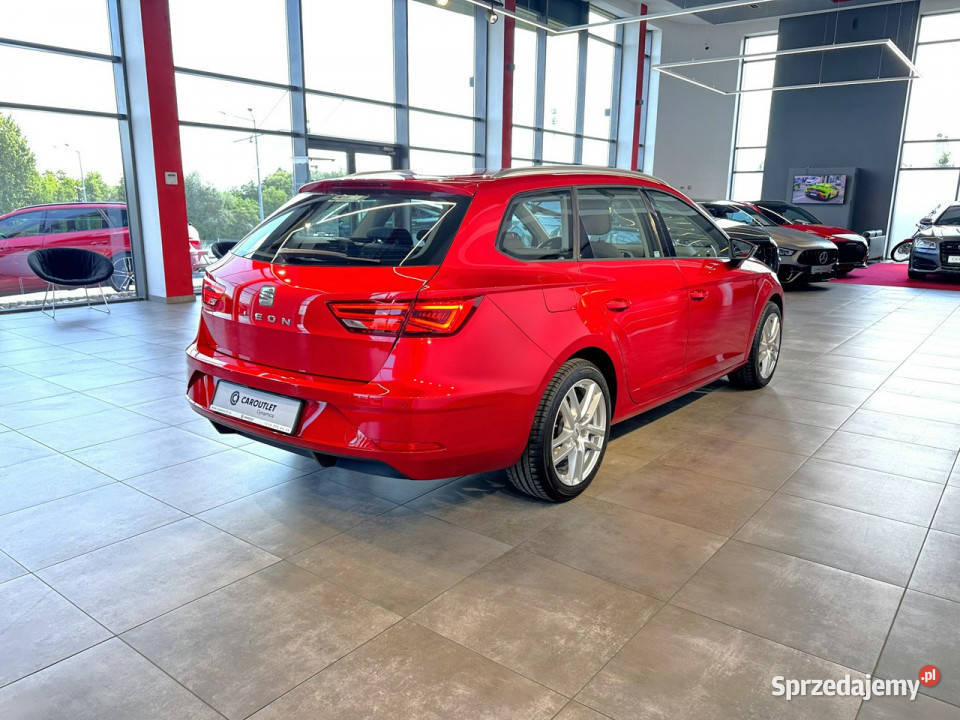 Seat Leon ST Style 15TSI 130 M6 2020 r salon I Myślenice