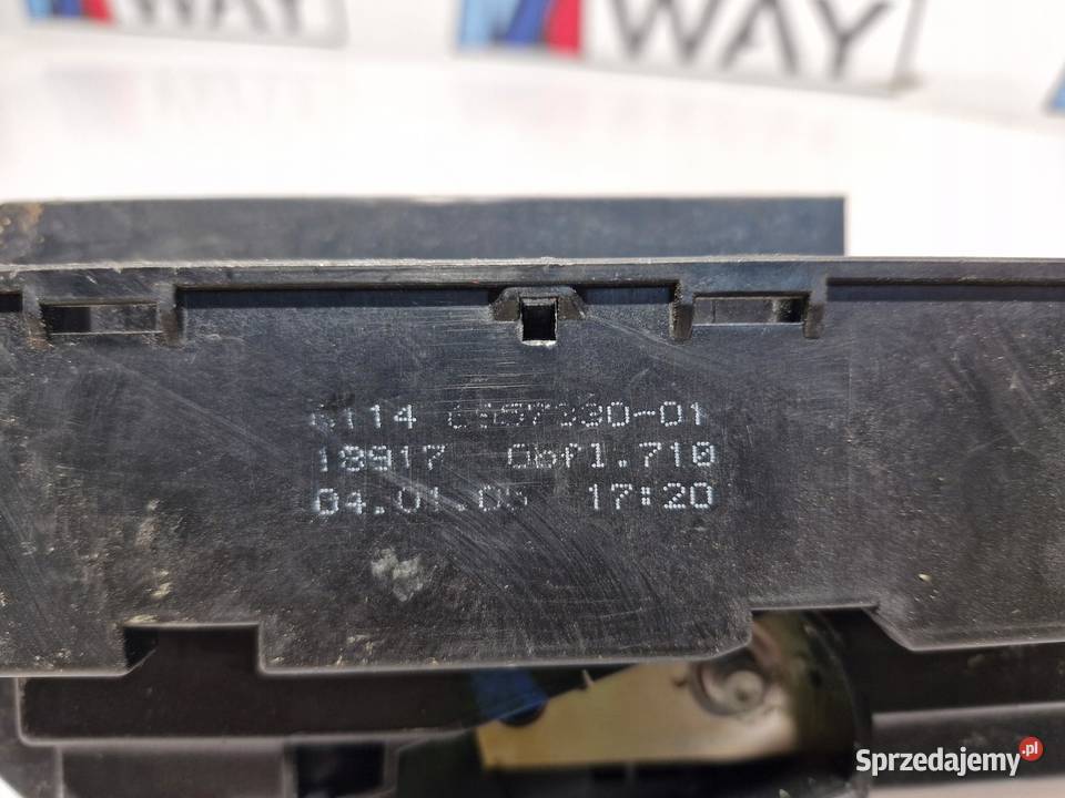 BMW E60 E61 SKRZYNKA BEZPIECZNIKÓW 6957330