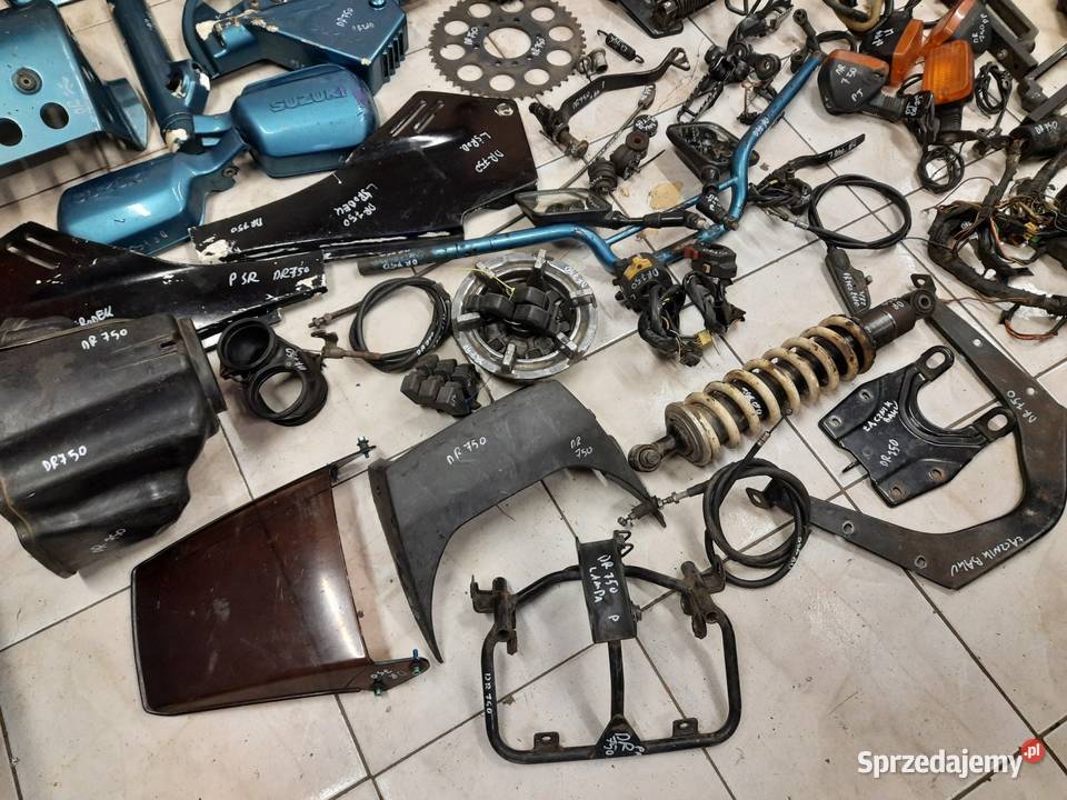 Suzuki DR 750 dr 800 części bak amor owiewka dolnośląskie Jelenia Góra sprzedam