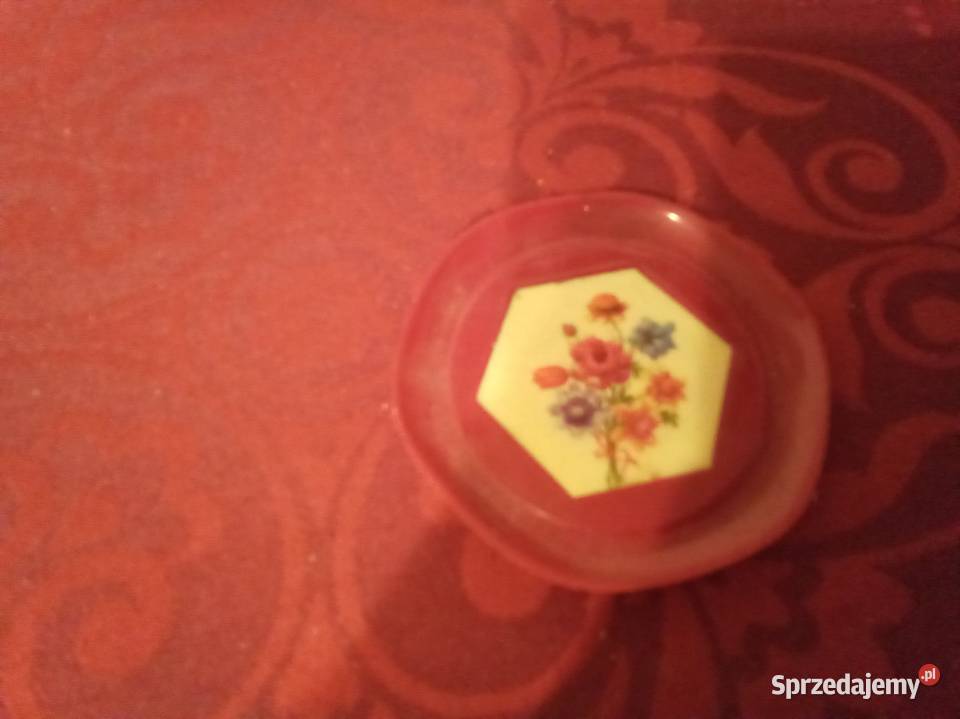 Plastikowa podstawka z kwiatami PRL sprzedam