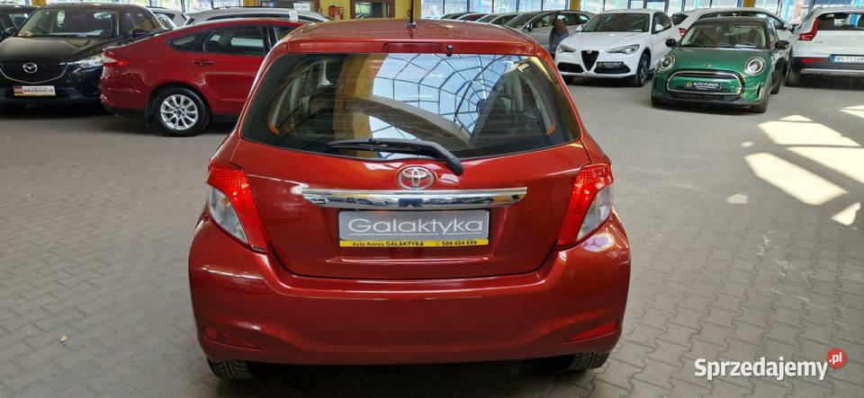 Toyota Yaris OPIS 13 BENZ W PODANEJ ROCZNA śląskie Mysłowice sprzedam