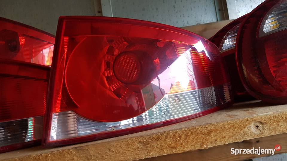 seat altea xl lampa tył tylna prawa w błotnik Żerdź
