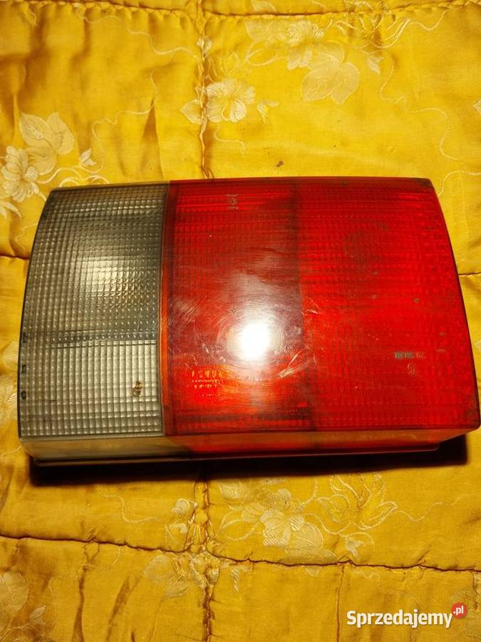 Lampa tylna audi 80