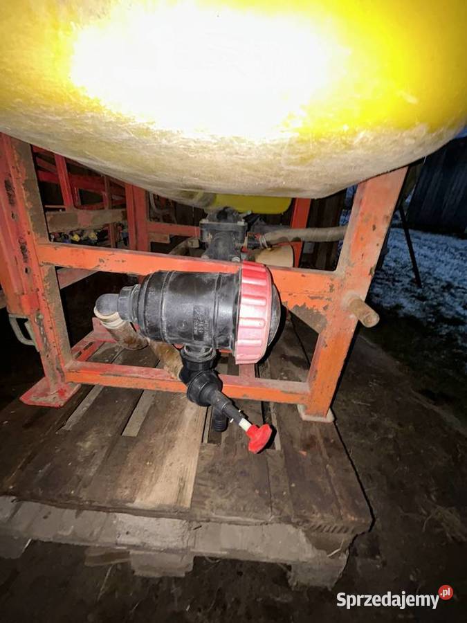 Opryskiwacz Agromax 600l zasięg 12m Koniuchy sprzedam