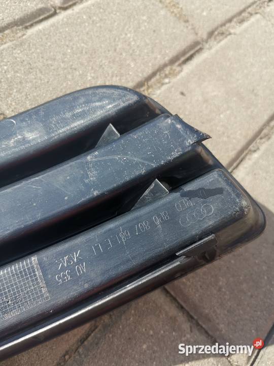 Zaślepka kratka halogenu lewa Audi A3 8P osobowe Zamość