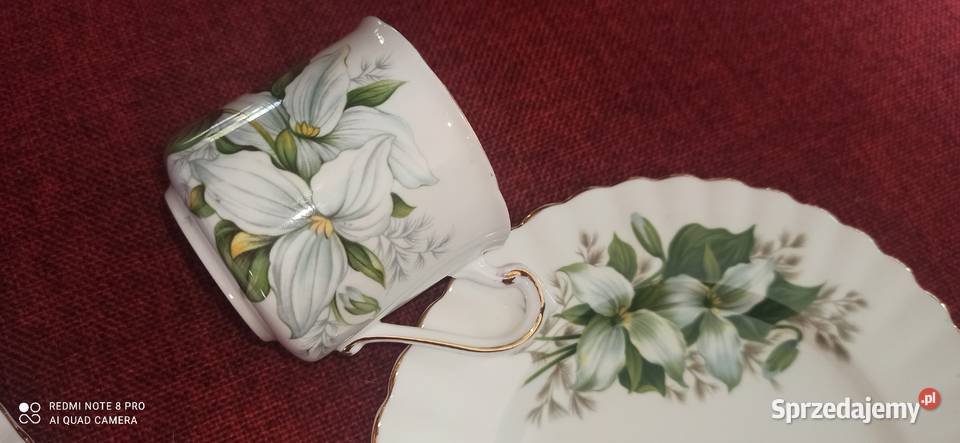 Filiżanka z 2 talerzykami
Royal Albert Paragon pomorskie Gdańsk sprzedam