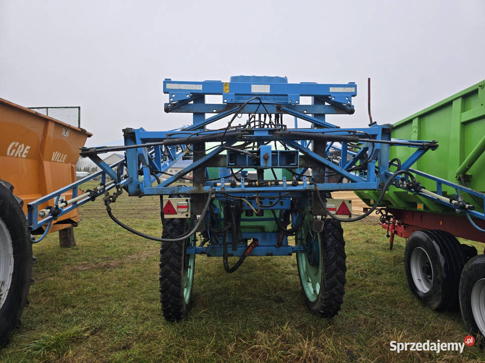 Opryskiwacz ciągany BERTHOUD RACE 32SX24 2500 L Włosty