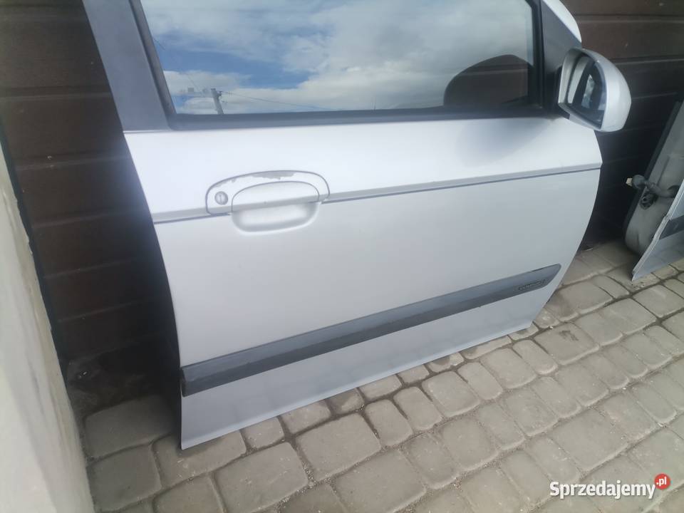 HYUNDAI GETZ 5D DRZWI PRAWY PRZÓD CS Rok produkcji 2003 Karoseria Nowy Sącz