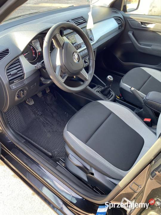 Skoda Fabia 10 80000km Łazy