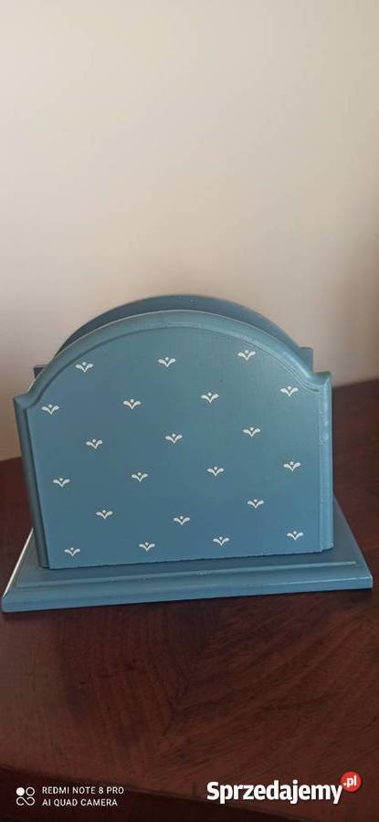 Drewniany serwetnik z gąskami Drugi z krówką Porcelana i szkło