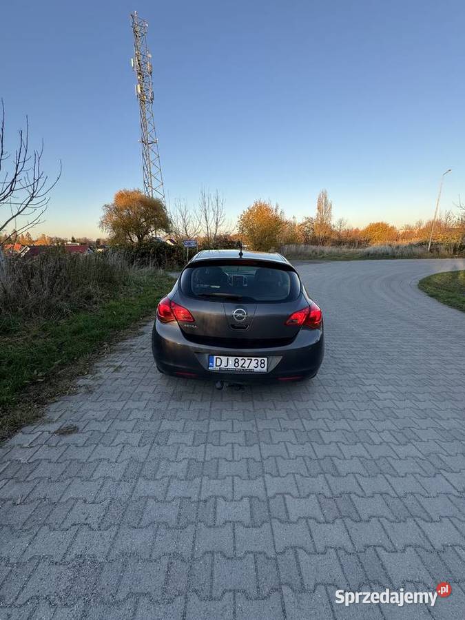 Opel Astra J 16 Benzyna nieuszkodzony Pieńsk