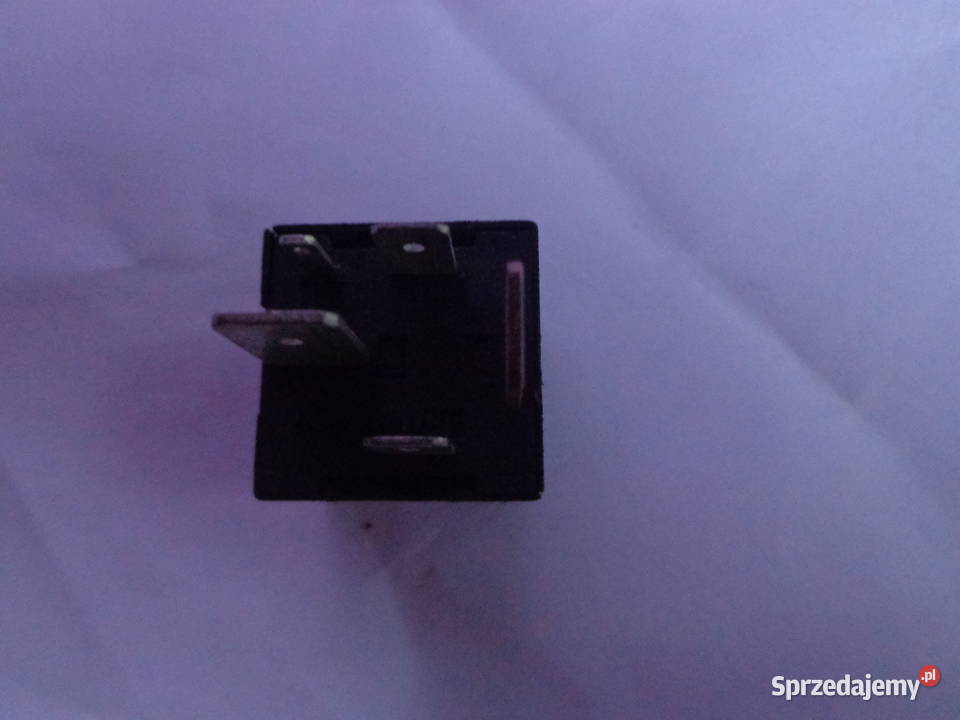 thumbnail image 2 of Genuine OEM VW Audi Seat Black Relay 3D0951253A (No.433) 5-Pin 12V 50A - KTB 14150000 2 of 4