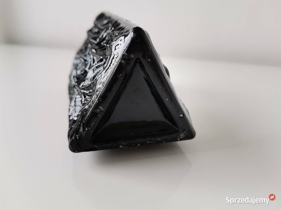 Stary czarny wazon szkło hialitowe HSG Hortensja Katowice