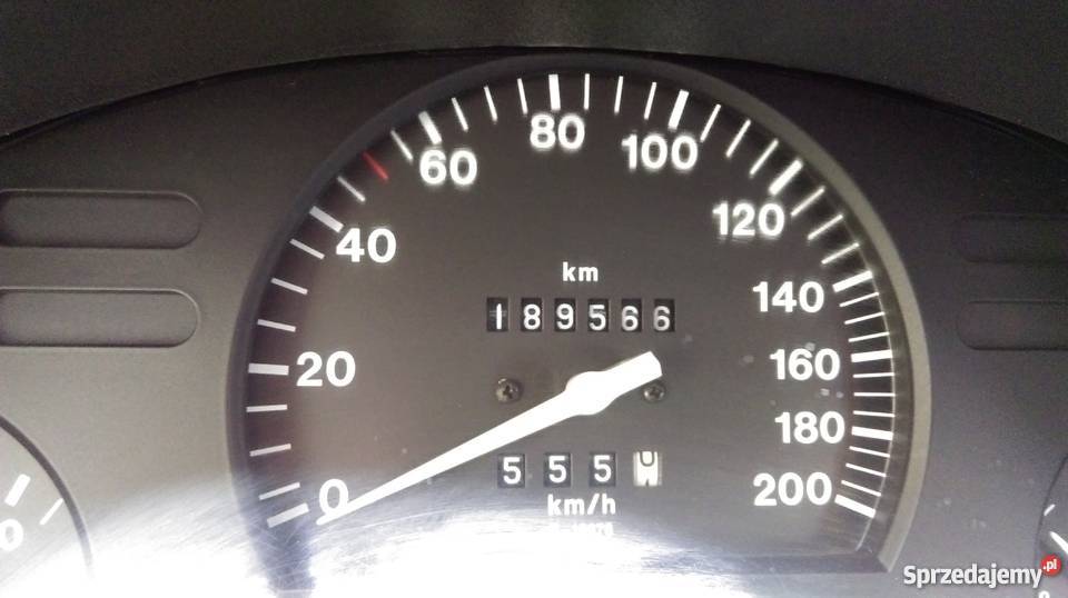 Opel Corsa B czerwony Niemieryczew